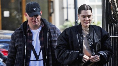 Intimni snimak glumca i pevačice (VIDEO)